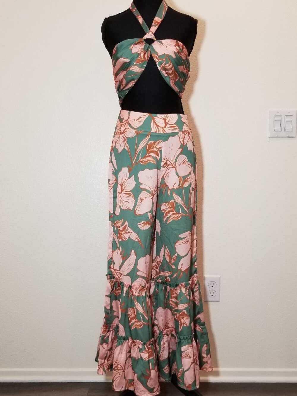 Lilyful Womens Small Halter Top & Wide Leg Ruffle Pant Set Peasant Boho Hippie